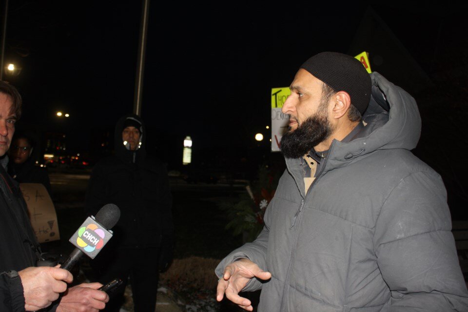 خشم مسلمانان کانادا در پی ممانعت از دفن دختر مسلمان/بیانیه مشترک مسجد محلی و شهرداری