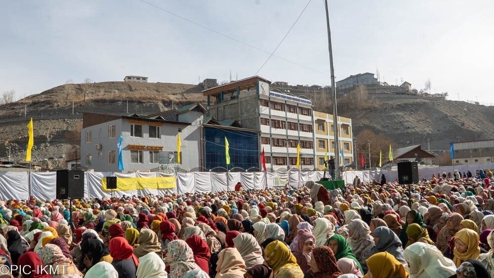 تقرير مصور/ حضور واسع في حفل ولادة السيدة "فاطمة الزهراء"(ع) يوم المرأة بمدينة كارجيل الهندية