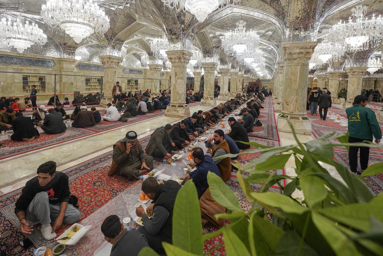 Photos: Alawi Shrine hosts food banquet for Imam Ali’s visitors on Lady Fatima’s birth anniversary