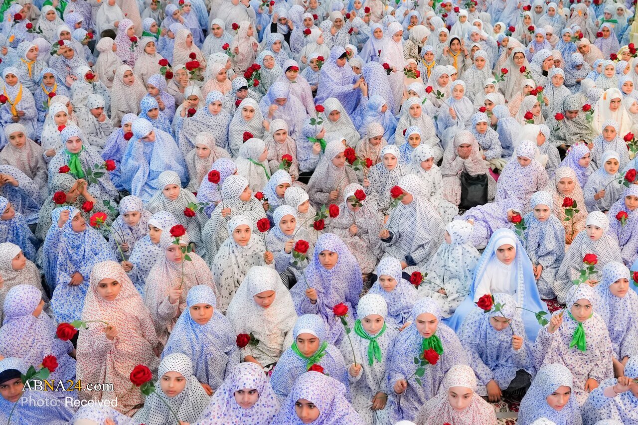 Sherehe ya Taklifu ya maelfu ya wasichana wa Iraq katika Haram ya Maimamu Wawili Askariyayn (a.s)