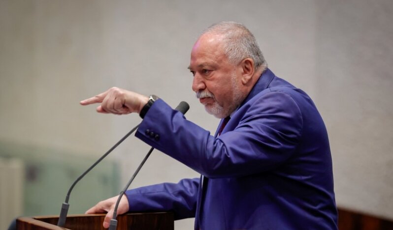 Liberman Netanyahu'yu Haredi İhanetiyle Vurdu