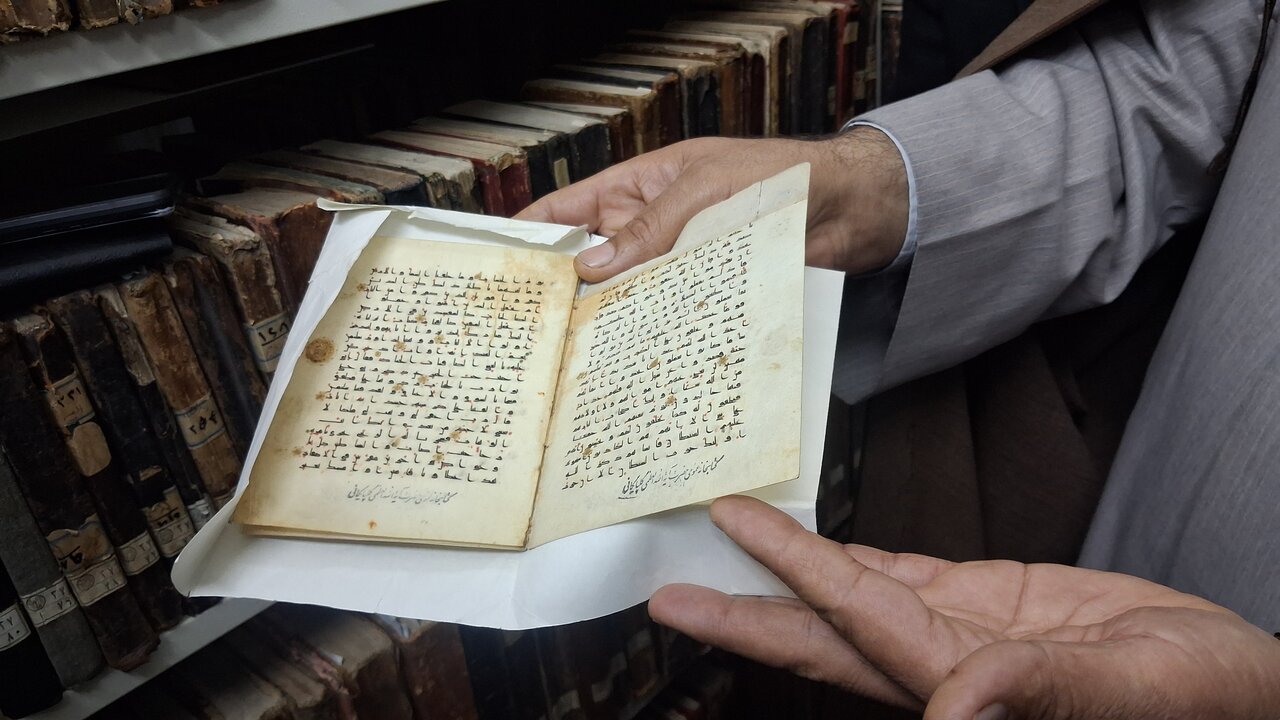 تاریخچه و جزئیات مجموعه‌های نفیس کتابخانه آیت‌الله العظمی گلپایگانی/ رونمایی از نسخه خطی منسوب به امام سجاد(ع) در گنجینه قم