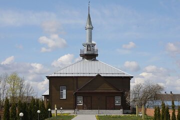 Eyvîye — bajarê Çehardîn û bajarê navdar (nas) a Tatarên Belarûsê, ku wekî “Meka‑ya Tatarên Belarûsê” tê zanîn