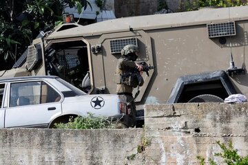 Leşkerên rejîma sîyonîst bi şaşî yek nîştejê şeroka Israîlî li nîşan girt