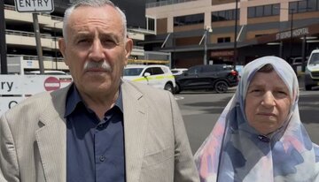 آسٹریلوی ساحل پر حملہ آور سے بندوق چھیننے والےشخص کو والدین نے ’ہیرو‘ قرار دے دیا