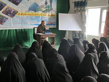 تصاویر | برگزاری کارگاه «سیرت فاطمی» در کشمیر همزمان با میلاد حضرت زهرا(س)