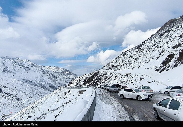 အီရန်နိုင်ငံ ဟာမီဒန်ပြည်နယ်ရှိ တာရစ်ဒါရက် ကုန်းမြင့်ဒေသတွင် နှင်းများကျ ။ ။ Photos