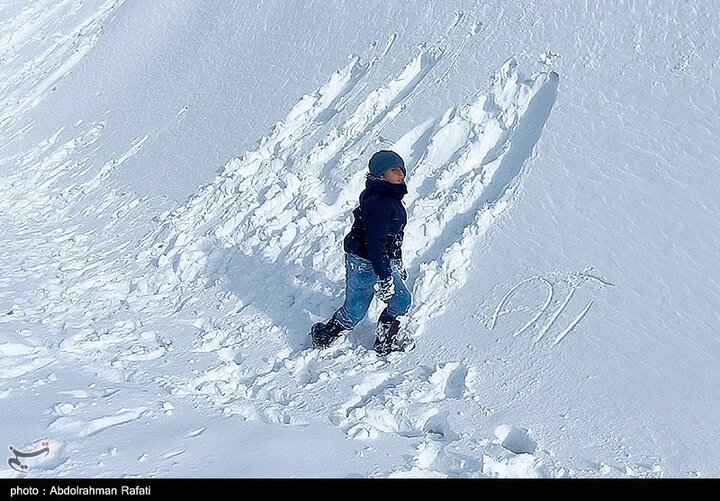 အီရန်နိုင်ငံ ဟာမီဒန်ပြည်နယ်ရှိ တာရစ်ဒါရက် ကုန်းမြင့်ဒေသတွင် နှင်းများကျ ။ ။ Photos