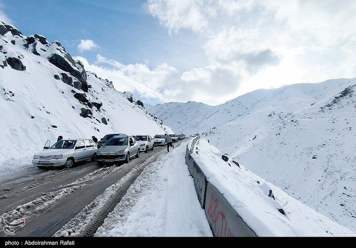 အီရန်နိုင်ငံ ဟာမီဒန်ပြည်နယ်ရှိ တာရစ်ဒါရက် ကုန်းမြင့်ဒေသတွင် နှင်းများကျ ။ ။ Photos
