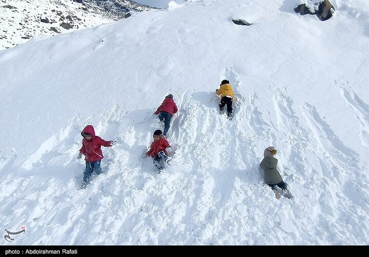 အီရန်နိုင်ငံ ဟာမီဒန်ပြည်နယ်ရှိ တာရစ်ဒါရက် ကုန်းမြင့်ဒေသတွင် နှင်းများကျ ။ ။ Photos
