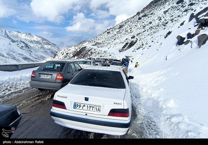 အီရန်နိုင်ငံ ဟာမီဒန်ပြည်နယ်ရှိ တာရစ်ဒါရက် ကုန်းမြင့်ဒေသတွင် နှင်းများကျ ။ ။ Photos