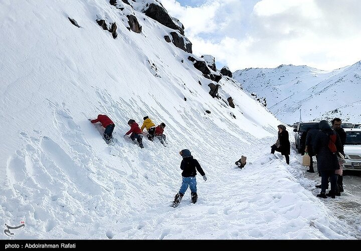 အီရန်နိုင်ငံ ဟာမီဒန်ပြည်နယ်ရှိ တာရစ်ဒါရက် ကုန်းမြင့်ဒေသတွင် နှင်းများကျ ။ ။ Photos