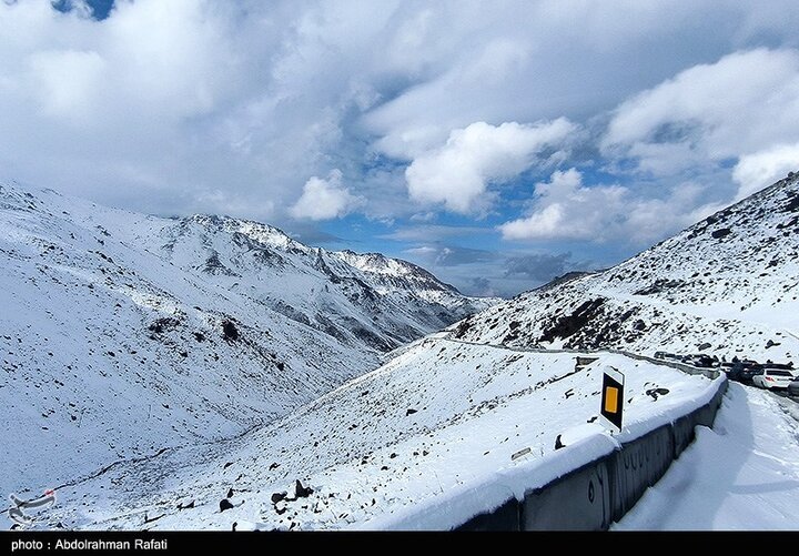 အီရန်နိုင်ငံ ဟာမီဒန်ပြည်နယ်ရှိ တာရစ်ဒါရက် ကုန်းမြင့်ဒေသတွင် နှင်းများကျ ။ ။ Photos