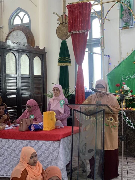 ရန်ကုန် မြို့ မဂို ရှီအဟ် ဂျအ်မေ့ ဗလီ တွင် မြန်မာ နိုင်ငံလုံးဆိုင်ရာ ဖွာသွေမီယဟ် အမျိုးသမီး အသင်းအဖွဲ့ကြီး မှ ဦးစီးပြီး သခင်မကြီး ဖွာတွေမဟ် ဇဲဟ်ရာ (စ.အ) မွေးနေ့ရက်မြတ် မင်္ဂလာ အခမ်းအနား ကျင်းပ  ။ ။ Photos