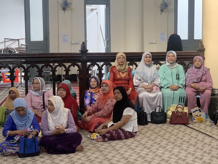 ရန်ကုန် မြို့ မဂို ရှီအဟ် ဂျအ်မေ့ ဗလီ တွင် မြန်မာ နိုင်ငံလုံးဆိုင်ရာ ဖွာသွေမီယဟ် အမျိုးသမီး အသင်းအဖွဲ့ကြီး မှ ဦးစီးပြီး သခင်မကြီး ဖွာတွေမဟ် ဇဲဟ်ရာ (စ.အ) မွေးနေ့ရက်မြတ် မင်္ဂလာ အခမ်းအနား ကျင်းပ  ။ ။ Photos