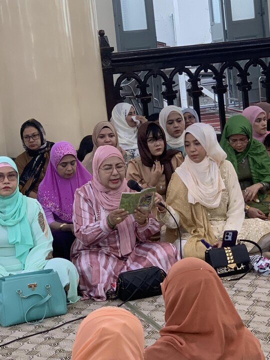 ရန်ကုန် မြို့ မဂို ရှီအဟ် ဂျအ်မေ့ ဗလီ တွင် မြန်မာ နိုင်ငံလုံးဆိုင်ရာ ဖွာသွေမီယဟ် အမျိုးသမီး အသင်းအဖွဲ့ကြီး မှ ဦးစီးပြီး သခင်မကြီး ဖွာတွေမဟ် ဇဲဟ်ရာ (စ.အ) မွေးနေ့ရက်မြတ် မင်္ဂလာ အခမ်းအနား ကျင်းပ  ။ ။ Photos