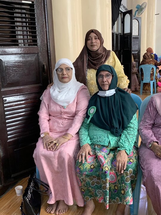 ရန်ကုန် မြို့ မဂို ရှီအဟ် ဂျအ်မေ့ ဗလီ တွင် မြန်မာ နိုင်ငံလုံးဆိုင်ရာ ဖွာသွေမီယဟ် အမျိုးသမီး အသင်းအဖွဲ့ကြီး မှ ဦးစီးပြီး သခင်မကြီး ဖွာတွေမဟ် ဇဲဟ်ရာ (စ.အ) မွေးနေ့ရက်မြတ် မင်္ဂလာ အခမ်းအနား ကျင်းပ  ။ ။ Photos