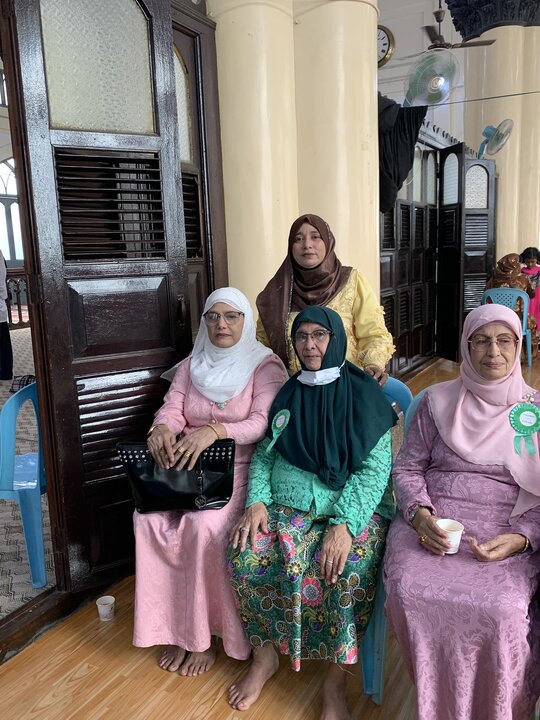 ရန်ကုန် မြို့ မဂို ရှီအဟ် ဂျအ်မေ့ ဗလီ တွင် မြန်မာ နိုင်ငံလုံးဆိုင်ရာ ဖွာသွေမီယဟ် အမျိုးသမီး အသင်းအဖွဲ့ကြီး မှ ဦးစီးပြီး သခင်မကြီး ဖွာတွေမဟ် ဇဲဟ်ရာ (စ.အ) မွေးနေ့ရက်မြတ် မင်္ဂလာ အခမ်းအနား ကျင်းပ  ။ ။ Photos