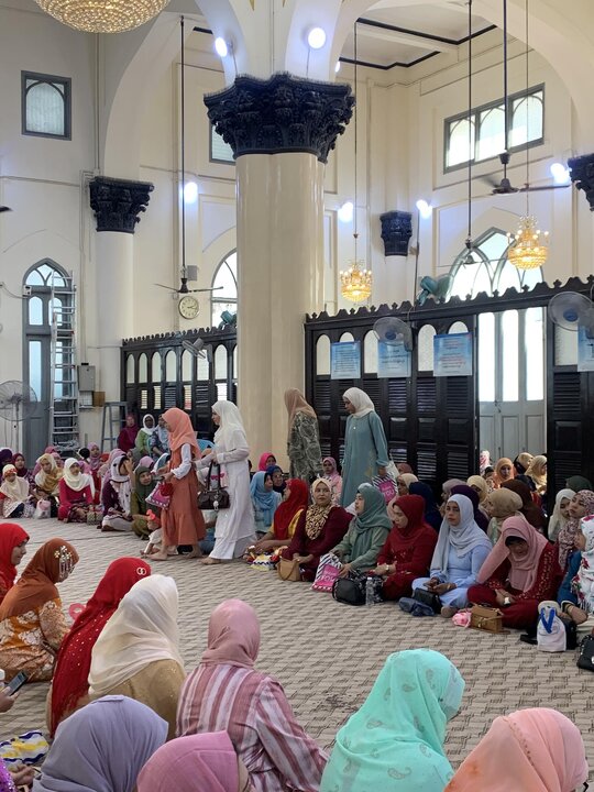 ရန်ကုန် မြို့ မဂို ရှီအဟ် ဂျအ်မေ့ ဗလီ တွင် မြန်မာ နိုင်ငံလုံးဆိုင်ရာ ဖွာသွေမီယဟ် အမျိုးသမီး အသင်းအဖွဲ့ကြီး မှ ဦးစီးပြီး သခင်မကြီး ဖွာတွေမဟ် ဇဲဟ်ရာ (စ.အ) မွေးနေ့ရက်မြတ် မင်္ဂလာ အခမ်းအနား ကျင်းပ  ။ ။ Photos