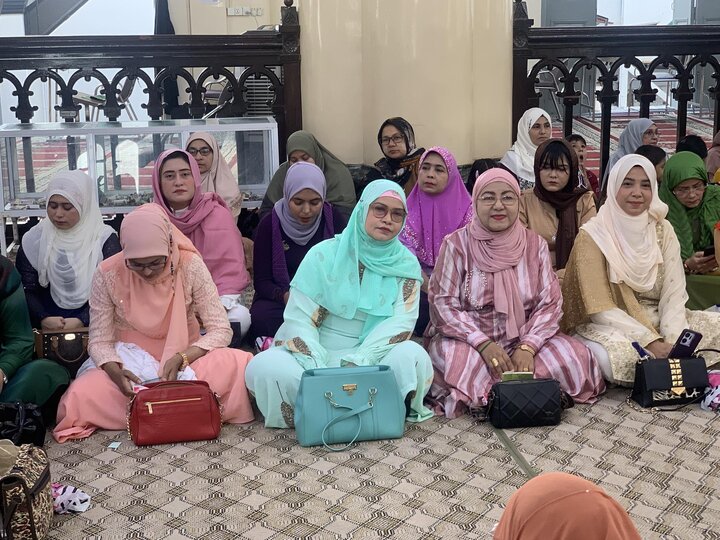 ရန်ကုန် မြို့ မဂို ရှီအဟ် ဂျအ်မေ့ ဗလီ တွင် မြန်မာ နိုင်ငံလုံးဆိုင်ရာ ဖွာသွေမီယဟ် အမျိုးသမီး အသင်းအဖွဲ့ကြီး မှ ဦးစီးပြီး သခင်မကြီး ဖွာတွေမဟ် ဇဲဟ်ရာ (စ.အ) မွေးနေ့ရက်မြတ် မင်္ဂလာ အခမ်းအနား ကျင်းပ  ။ ။ Photos