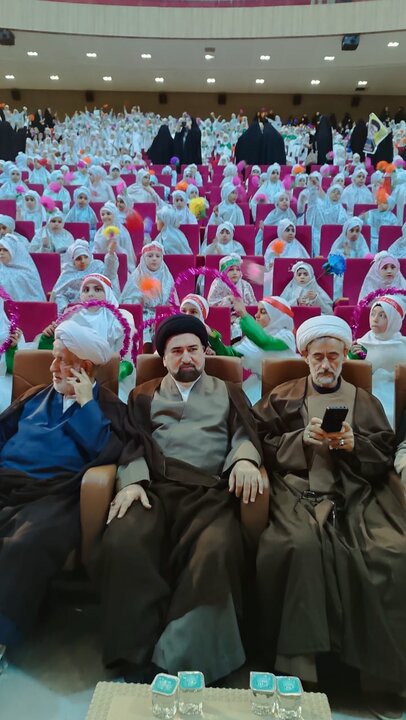 تقرير مصور/ المجمع العالمي لأهل البيت (ع) (فرع العراق) يقيم حفلا بهيجا لأكثر من 1300 فتاة بلغن سن التكليف بالنجف الأشرف