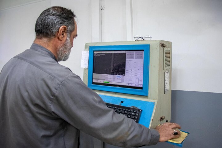 تقرير مصور/ أعمال ترميم شباك سرداب الإمام المهدي (عجّل الله فرجه)