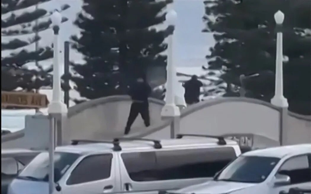 سڈنی میں فائرنگ کا واقعہ، حملہ آور کو قابو کرنے والا ایک مسلمان ہے