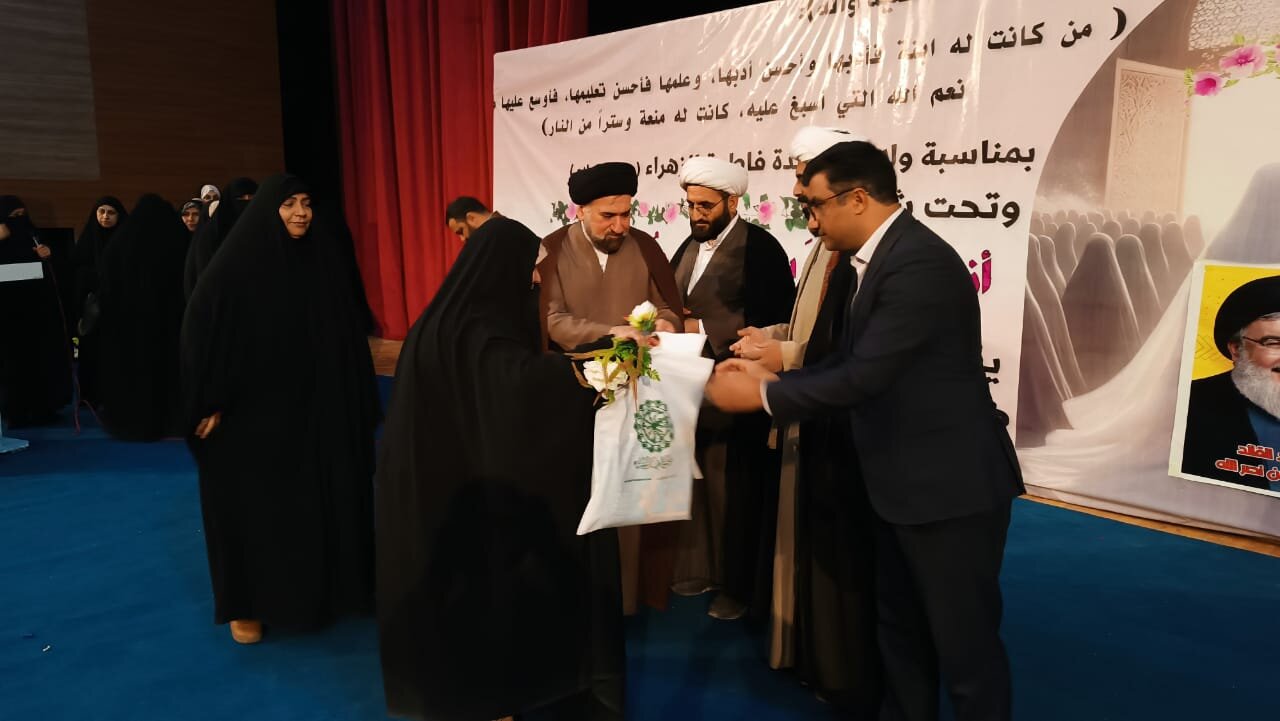 برگزاری باشکوه جشن تکلیف ۱۳۰۰ دختر در نجف اشرف به همت مجمع جهانی اهل بیت(ع) + تصاویر