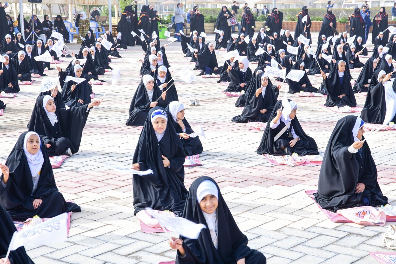 Photos: Alawi Shrine Honors 750 Girls in Age of Puberty with Crown of Modesty in Maysan