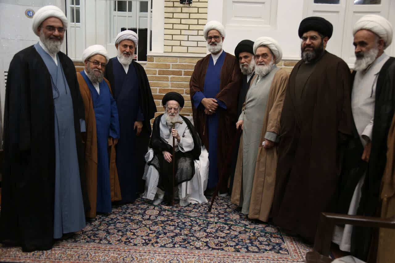 زيارة هيئة رئاسة الجمعية العامة لجماعة المدرسين لآية الله الشبيري الزنجاني