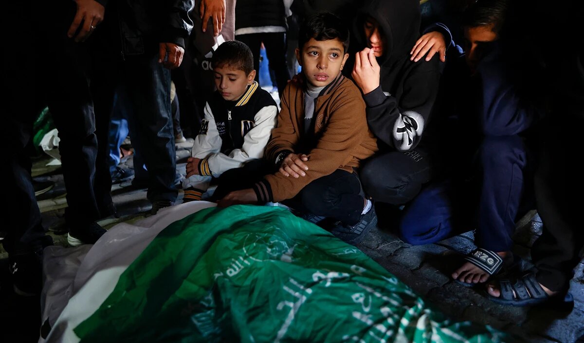 جستجوی شهدا با همکاری کمیته بین‌المللی صلیب سرخ در غزه