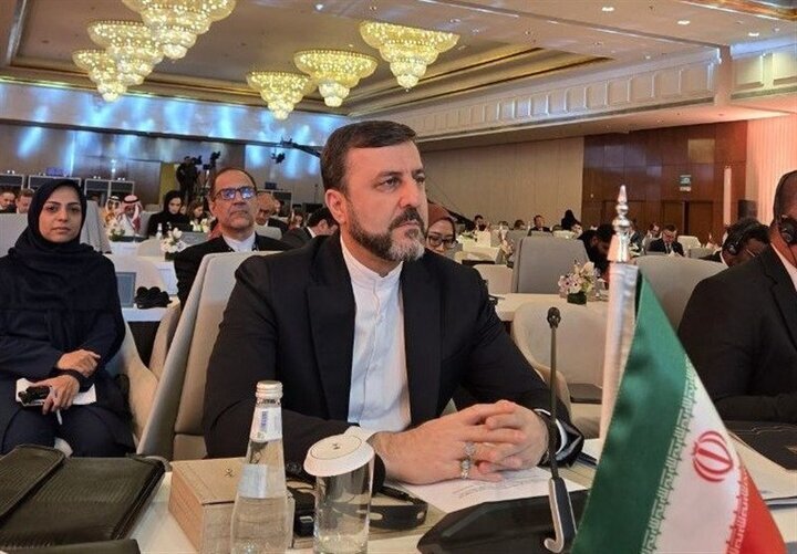 ईरान किसी भी धमकी और आक्रामकता के आगे नहीं झुकेगा