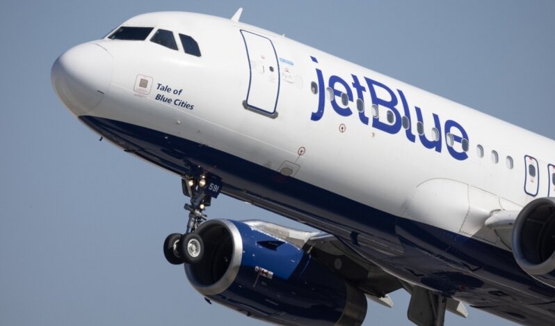 Venezuela Semalarında Tehlike: ABD Casus Uçağı Sivil Uçağa Dadandı!