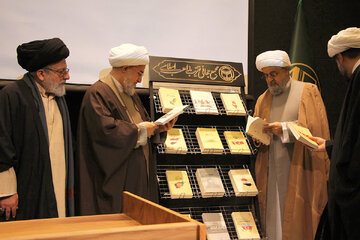 ۱۲ کتاب با موضوع جهان اسلام رونمایی شد