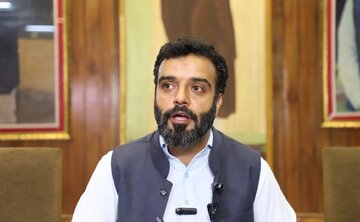 مسلم خاتون کا حجاب کھینچنے کے واقعے پر آغا روح اللہ کا سخت ردِعمل، نتیش کمار سے معافی کا مطالبہ