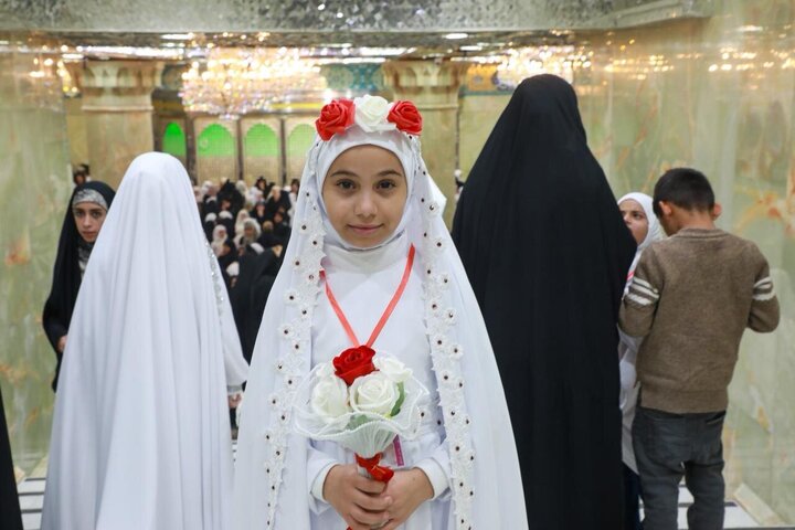 Informe fotográfico | El Santuario del Imam Huséin (P) corona con el hiyab a 2.000 niñas en la ceremonia de madurez religiosa