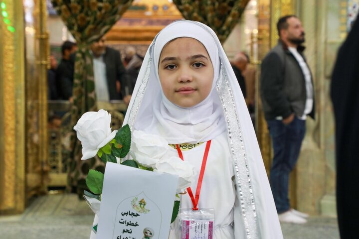 Informe fotográfico | El Santuario del Imam Huséin (P) corona con el hiyab a 2.000 niñas en la ceremonia de madurez religiosa