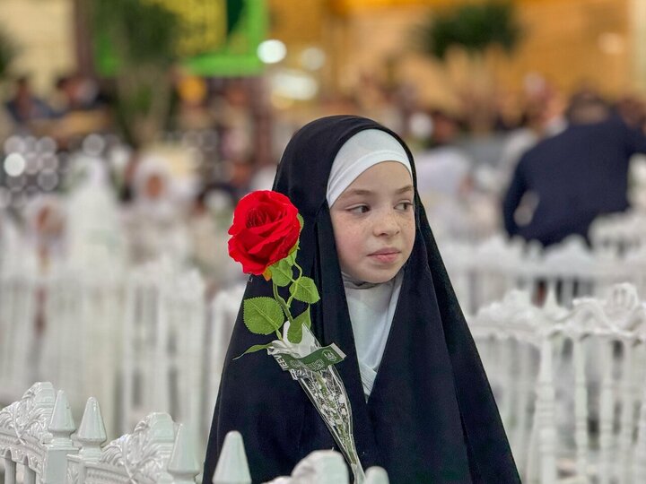 Informe fotográfico | El Santuario del Imam Huséin (P) corona con el hiyab a 2.000 niñas en la ceremonia de madurez religiosa