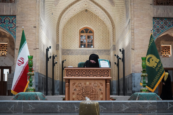 Photos: Calligraphy of Holy Qur’an by Pakistani pilgrim at Imam Reza Holy Shrine