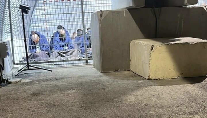 9300 أسير فلسطيني في سجون الاحتلال بينهم عشرات النساء ومئات الأطفال