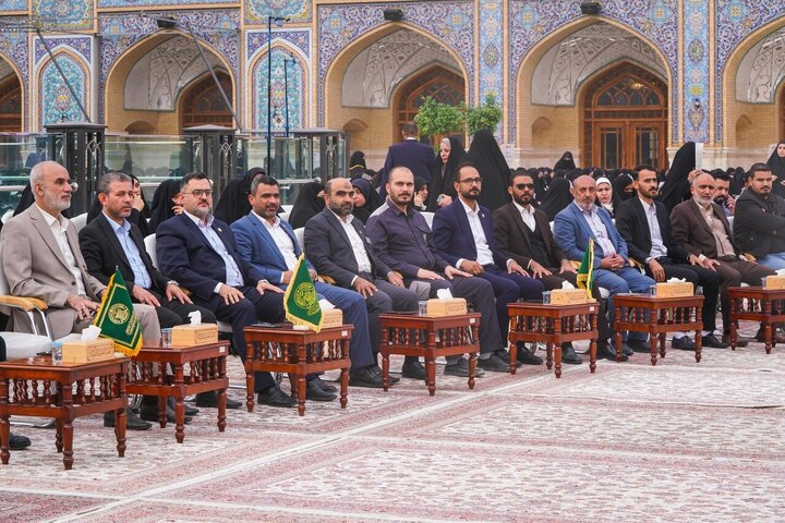 Informe fotográfico | 2000 estudiantes universitarias coronadas con el manto de la castidad en el santuario sagrado del Imam Ali con motivo del nacimiento de la Excelencia Fátima