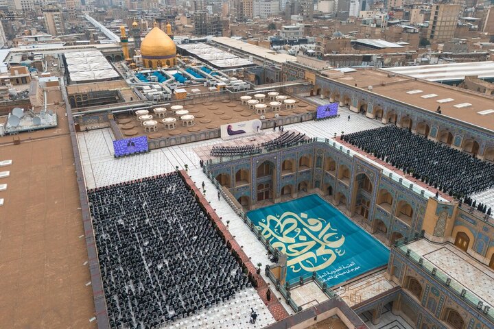 Informe fotográfico | 2000 estudiantes universitarias coronadas con el manto de la castidad en el santuario sagrado del Imam Ali con motivo del nacimiento de la Excelencia Fátima