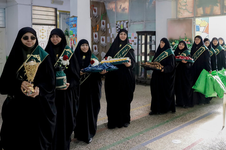 Informe fotográfico | Distribución de chaquetas y artículos culturales por parte de las servidoras del Santuario Sagrado del Imam Alí ibn Musa ar-Rida (la paz sea con él)