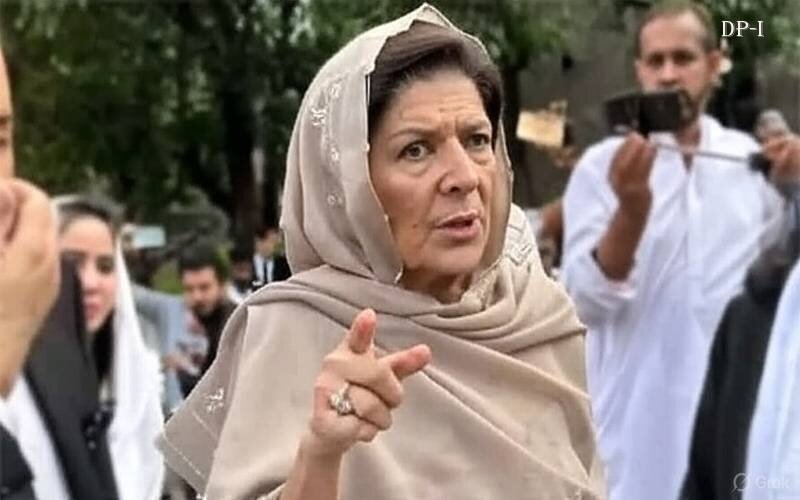 بانی پی ٹی آئی کی بہنوں اور ورکرز کاایک بار پھر اڈیالہ جیل کےباہردھرنا،