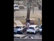 叙利亚裔穆斯林在悉尼的勇敢之举；艾哈迈德·艾哈迈德成为澳大利亚英雄 + 视频