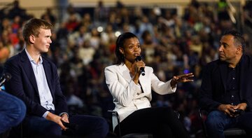 اظهارات جالب مفسر سرشناس آمریکایی دربارۀ دلایل گرایش روزافزون جوانان غرب به اسلام