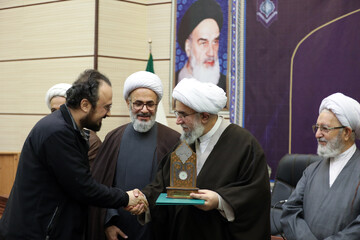 Foto Reportaj | Ümümdünya Əhli-Beyt (ə) Assambleyasının həyat tərzi, Şiə statusu və tərcümə mövzusunda 50 tədqiqat əsərinin açılışı