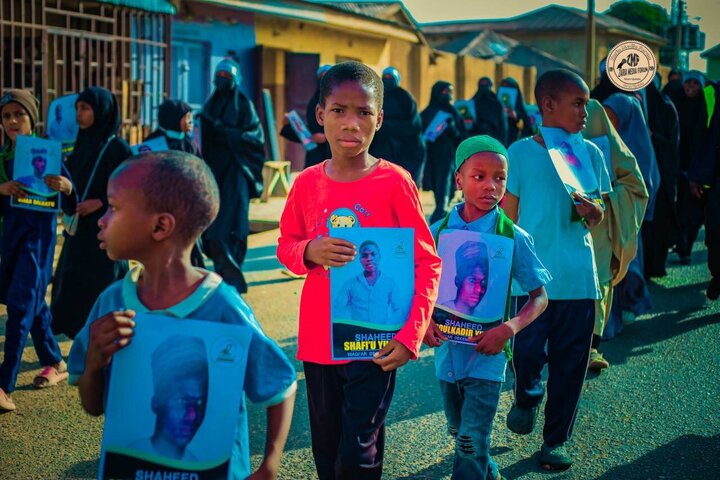 تقرير مصور/ مسيرة جماهيرية سلمية بمناسبة مجزرة زاريا في نيجيريا