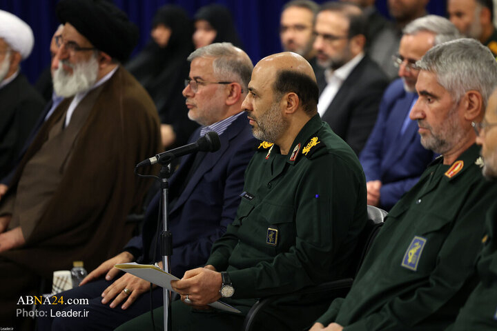 Photos: Imam Khamenei meets officials of Congress of Alborz Province's Martyrs