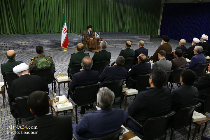 Photos: Imam Khamenei meets officials of Congress of Alborz Province's Martyrs